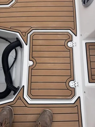 Slide: The Image of Starcraft SVX OB 230 DC OB w/250hp and Trailer 2026 - 34