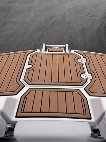 Slide: The Image of Starcraft SVX OB 230 DC OB w/250hp and Trailer 2026 - 38