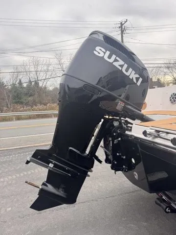 Slide: The Image of Starcraft SVX OB 230 DC OB w/250hp and Trailer 2026 - 9