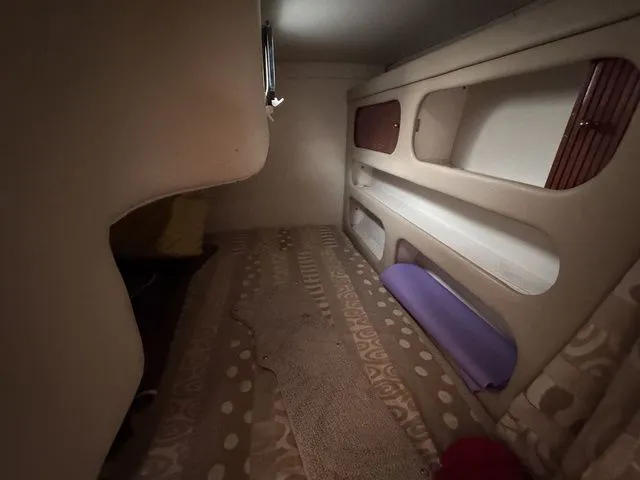 Slide: The Image of Rinker Fiesta Vee 270 2005 - 17