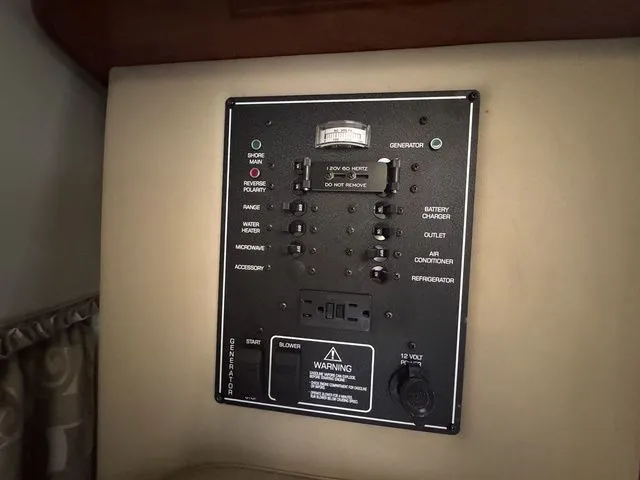 Slide: The Image of Rinker Fiesta Vee 270 2005 - 20