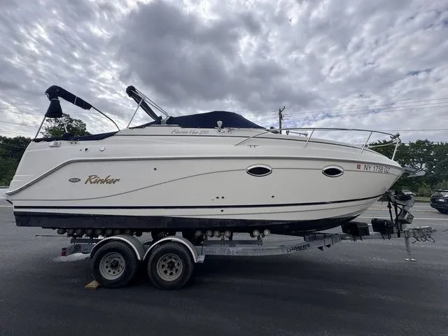 Slide: The Image of Rinker Fiesta Vee 270 2005 - 21