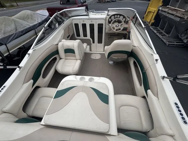 Slide: The Image of Stingray 200CS/CX 2002 - 8