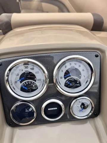 Slide: The Image of Starcraft EXS 1 Q DH Tri-Toon Includes 140hp and Trailer 2026 - 21