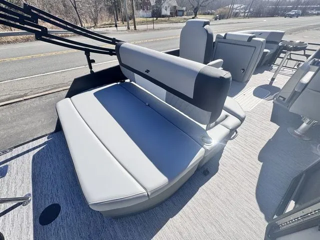 Slide: The Image of Starcraft EXS 1 Q DH Tri-Toon Includes 140hp and Trailer 2026 - 13