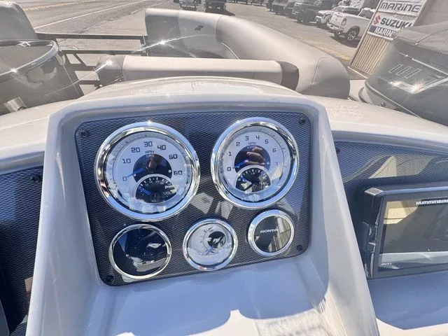 Slide: The Image of Starcraft EXS 1 Q DH Tri-Toon Includes 140hp and Trailer 2026 - 23