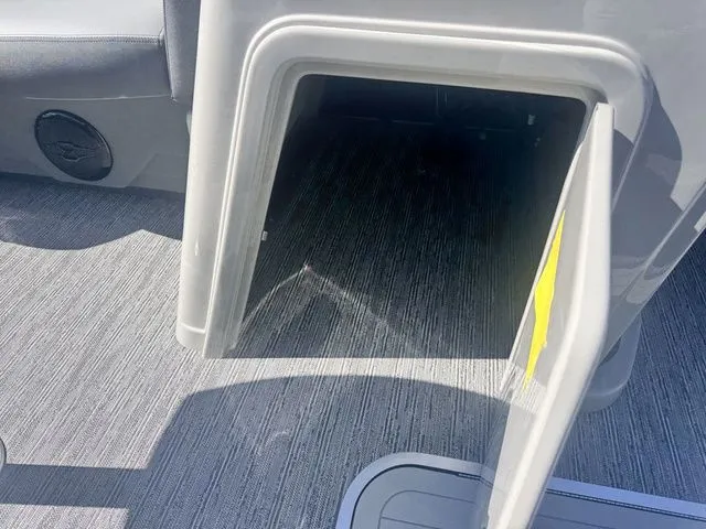 Slide: The Image of Starcraft EXS 1 Q DH Tri-Toon Includes 140hp and Trailer 2026 - 43