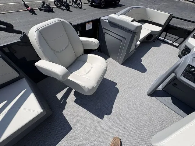 Slide: The Image of Starcraft GX 20 R-DH Includes 90hp and Trailer 2026 - 12