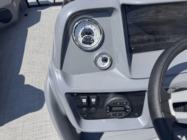 Slide: The Image of Starcraft GX 20 R-DH Includes 90hp and Trailer 2026 - 14