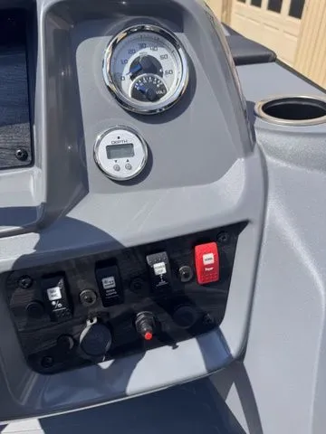 Slide: The Image of Starcraft GX 20 R-DH Includes 90hp and Trailer 2026 - 15