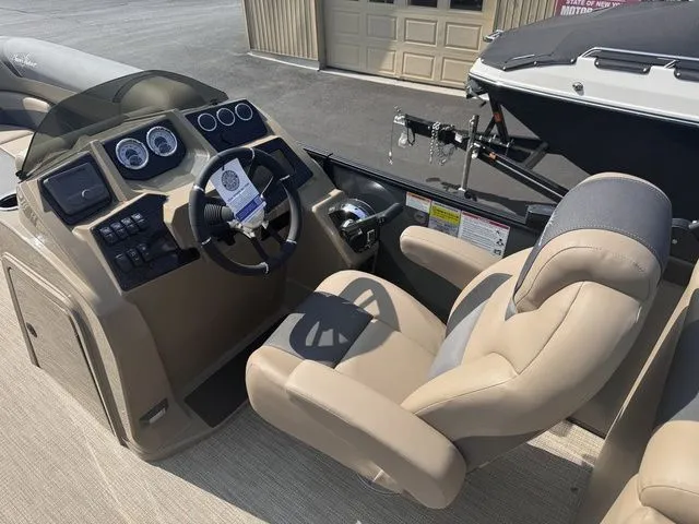 Slide: The Image of SunChaser Eclipse 23 LR DH 2026 - 25