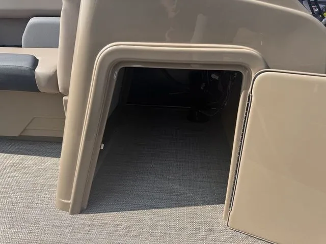 Slide: The Image of SunChaser Eclipse 23 LR DH 2026 - 29