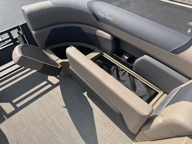 Slide: The Image of SunChaser Eclipse 23 LR DH 2026 - 30