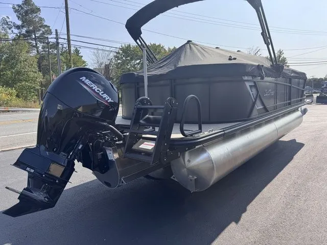 Slide: The Image of SunChaser Eclipse 23 LR DH 2026 - 33