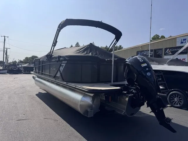 Slide: The Image of SunChaser Eclipse 23 LR DH 2026 - 34