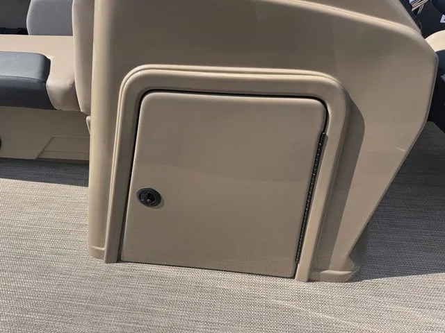 Slide: The Image of SunChaser Geneva Sport 23 LR DH Tri-Toon 2026 - 28