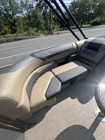 Slide: The Image of SunChaser Geneva Sport 23 LR DH Tri-Toon w/150 and Trailer 2026 - 15