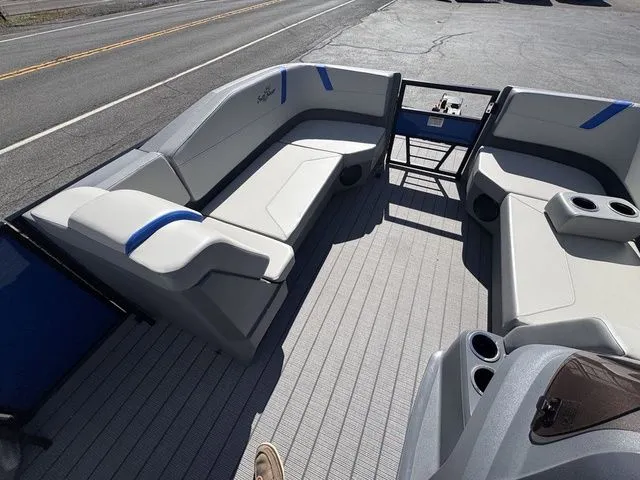 Slide: The Image of SunChaser Lucerne 22 LR DH Sport 2026 - 18