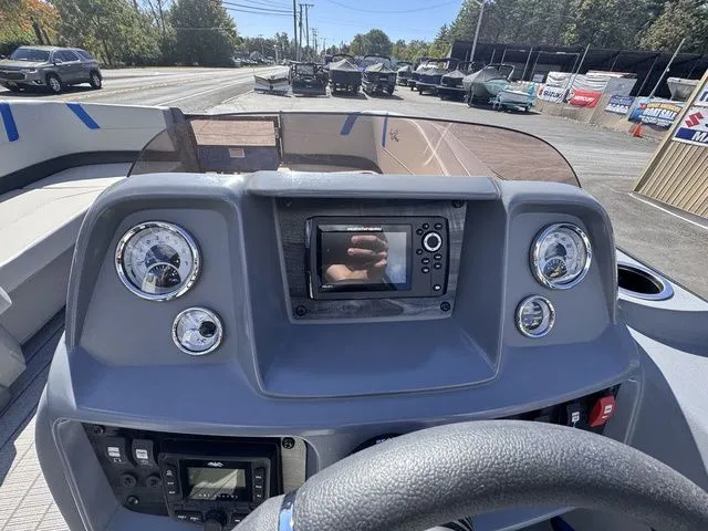 Slide: The Image of SunChaser Lucerne 22 LR DH Sport 2026 - 21