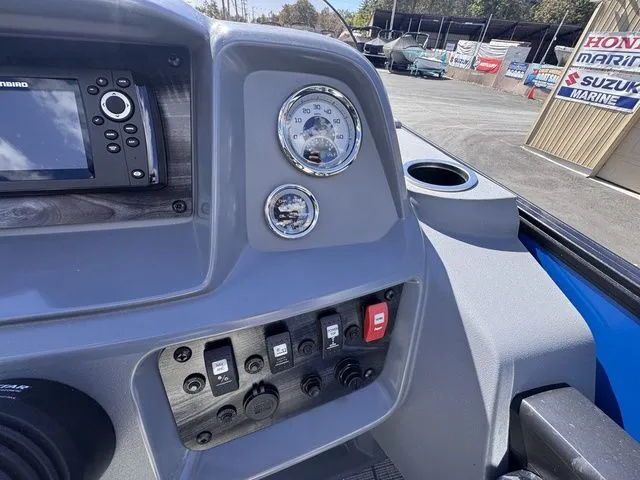 Slide: The Image of SunChaser Lucerne 22 LR DH Sport 2026 - 23