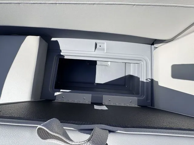 Slide: The Image of SunChaser Lucerne 22 LR DH Sport 2026 - 25