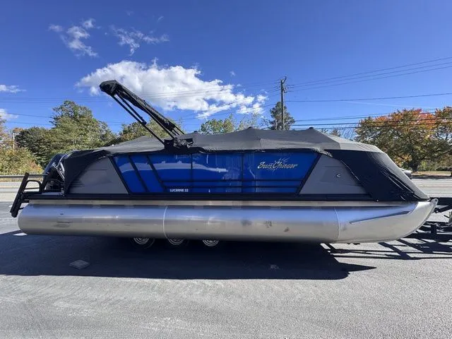 Slide: The Image of SunChaser Lucerne 22 LR DH Sport 2026 - 35