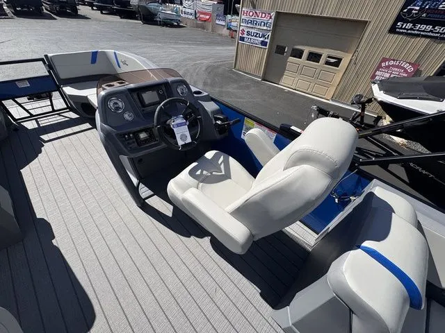 Slide: The Image of SunChaser Lucerne 22 LR DH Sport w/ 140hp & Trailer 2026 - 17