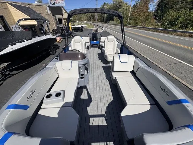 Slide: The Image of SunChaser Lucerne 22 LR DH Sport w/ 140hp & Trailer 2026 - 29