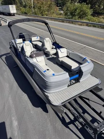 Slide: The Image of SunChaser Lucerne 22 LR DH Sport w/ 140hp & Trailer 2026 - 4