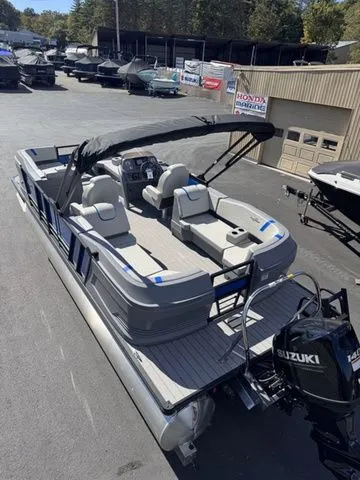 Slide: The Image of SunChaser Lucerne 22 LR DH Sport w/ 140hp & Trailer 2026 - 7