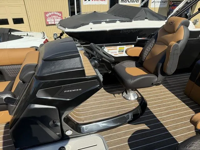 Slide: The Image of Premier 230 Solaris RL-CL PTX Tri-Toon 250hp w/Trailer 2026 - 14