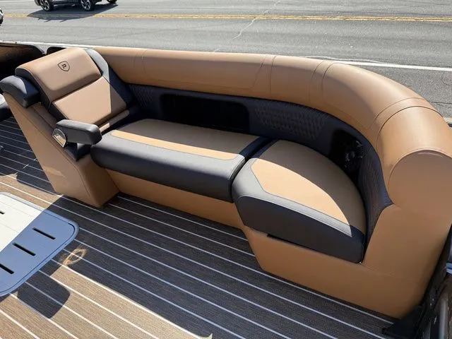 Slide: The Image of Premier 230 Solaris RL-CL PTX Tri-Toon 250hp w/Trailer 2026 - 23