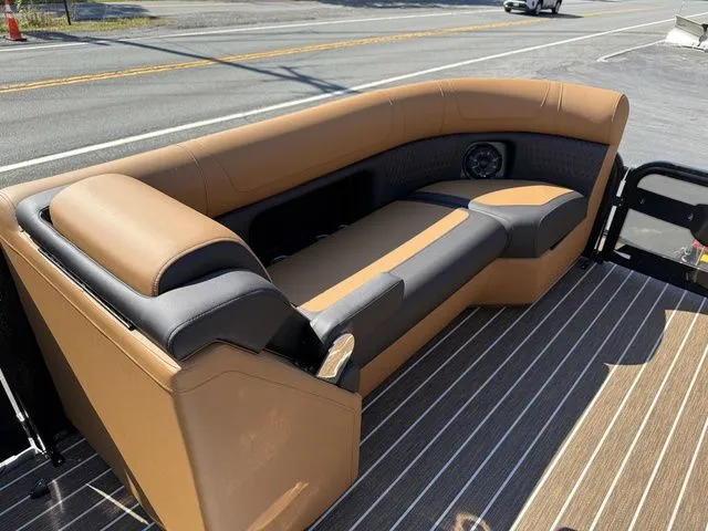 Slide: The Image of Premier 230 Solaris RL-CL PTX Tri-Toon 250hp w/Trailer 2026 - 24