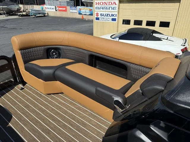 Slide: The Image of Premier 230 Solaris RL-CL PTX Tri-Toon 250hp w/Trailer 2026 - 25