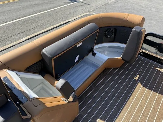 Slide: The Image of Premier 230 Solaris RL-CL PTX Tri-Toon 250hp w/Trailer 2026 - 27