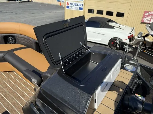 Slide: The Image of Premier 230 Solaris RL-CL PTX Tri-Toon 250hp w/Trailer 2026 - 36