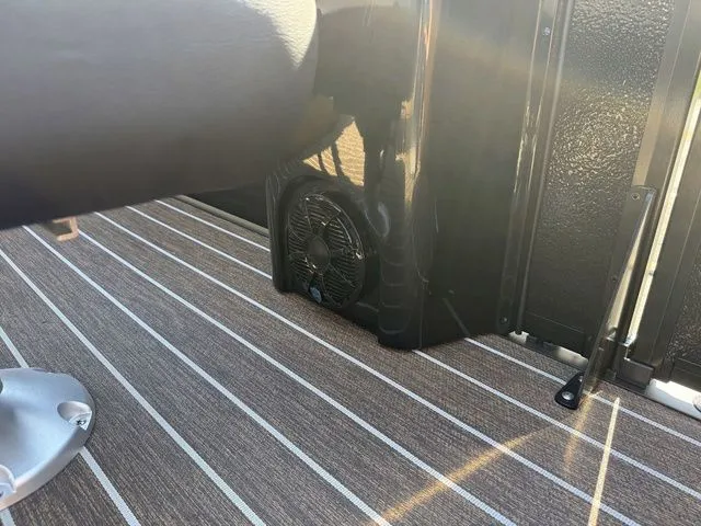 Slide: The Image of Premier 230 Solaris RL-CL PTX Tri-Toon 250hp w/Trailer 2026 - 44