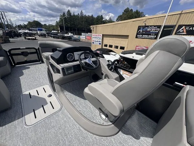 Slide: The Image of Premier 230 Sunsation RF-CL PTX Tri-Toon 200hp w/Trailer 2026 - 19