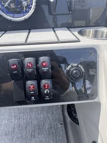 Slide: The Image of Premier 230 Sunsation RF-CL PTX Tri-Toon 200hp w/Trailer 2026 - 28