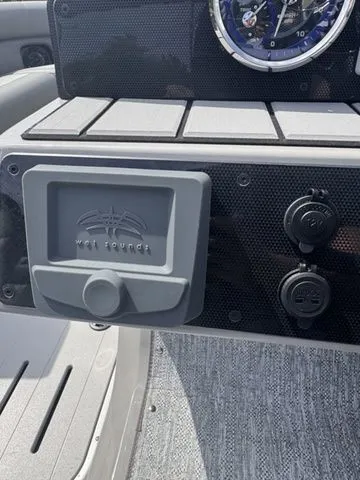 Slide: The Image of Premier 230 Sunsation RF-CL PTX Tri-Toon 200hp w/Trailer 2026 - 29