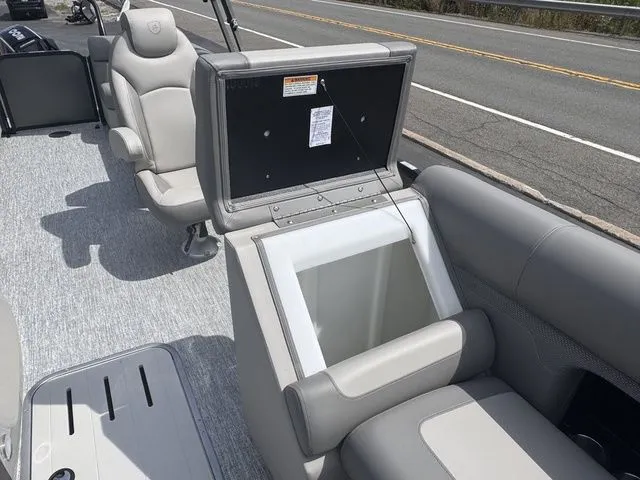 Slide: The Image of Premier 230 Sunsation RF-CL PTX Tri-Toon 200hp w/Trailer 2026 - 34