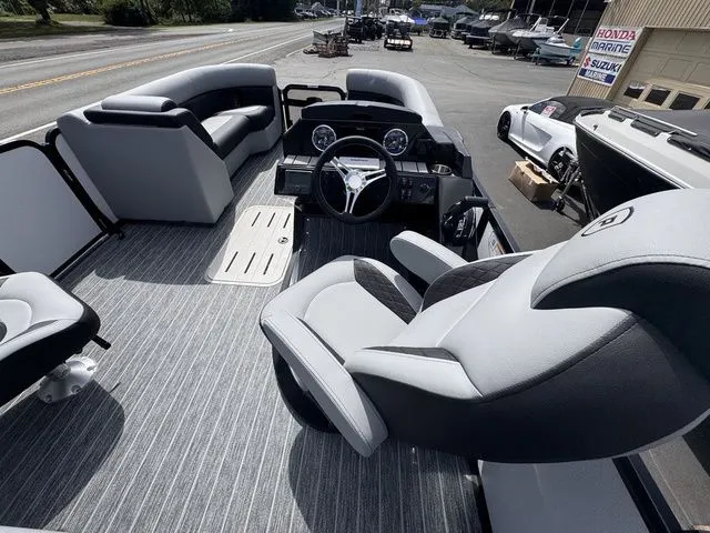 Slide: The Image of Premier 230 Sunsation RL-CL PTX Tri-Toon 200hp w/Trailer 2026 - 13