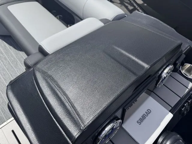 Slide: The Image of Premier 230 Sunsation RL-CL PTX Tri-Toon 200hp w/Trailer 2026 - 29