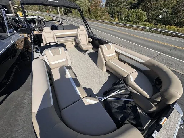 Slide: The Image of Premier 220 Sunscape RL-CL PTX Tri-Toon 150hp w/Trailer 2026 - 20