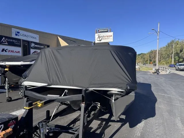 Slide: The Image of Premier 220 Sunscape RL-CL PTX Tri-Toon 150hp w/Trailer 2026 - 31