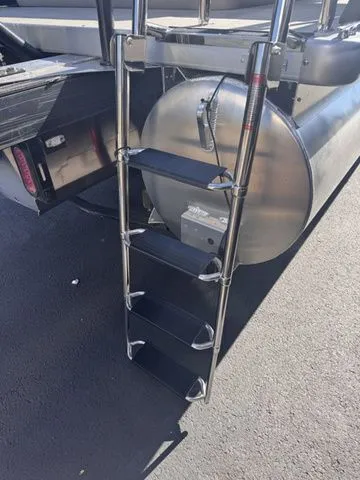 Slide: The Image of Premier 220 Sunscape RL-CL PTX Tri-Toon 150hp w/Trailer 2026 - 8