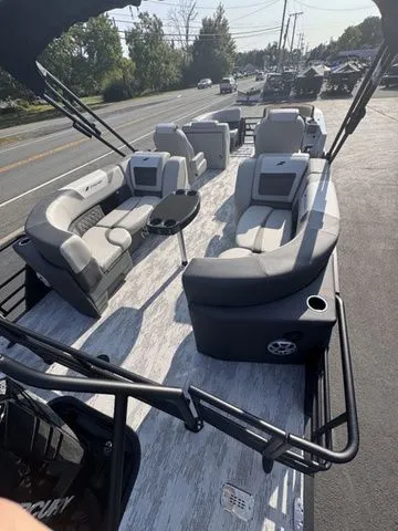 Slide: The Image of Starcraft SLS 3 R Tri-Toon Includes 200hp and Trailer 2026 - 12