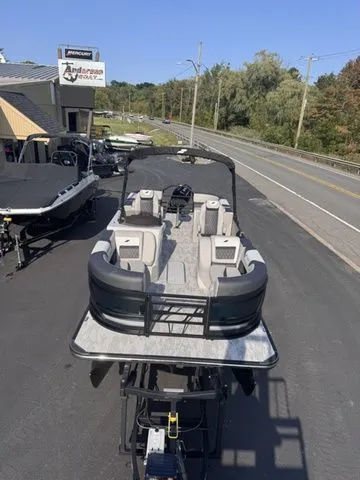 Slide: The Image of Starcraft SLS 3 R Tri-Toon Includes 200hp and Trailer 2026 - 3