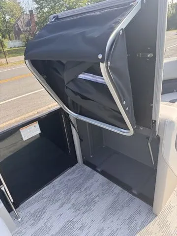 Slide: The Image of Starcraft SLS 3 R Tri-Toon Includes 200hp and Trailer 2026 - 31