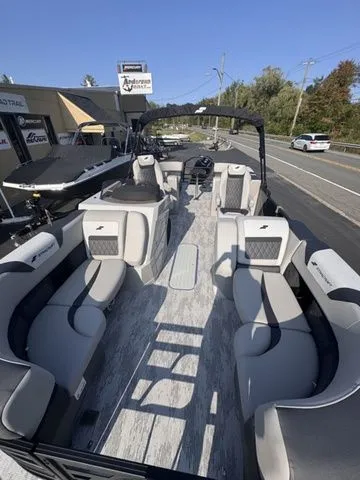 Slide: The Image of Starcraft SLS 3 R Tri-Toon Includes 200hp and Trailer 2026 - 32